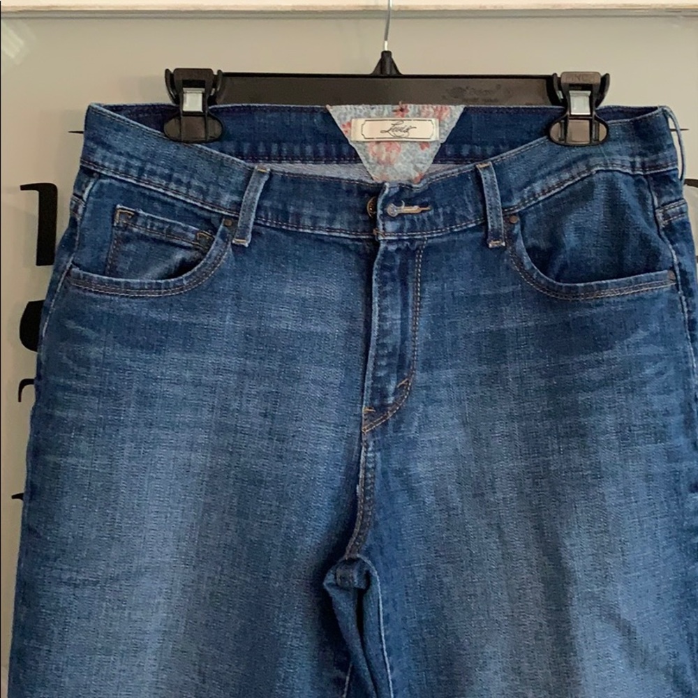 Levi’s Cropped Jeans - Picture 2 of 9